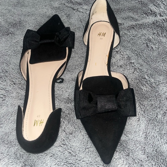 H&M Shoes - H&M Black Pointed Flats with Bow